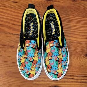 Pokémon size 3 kids slip on sneakers exc condition